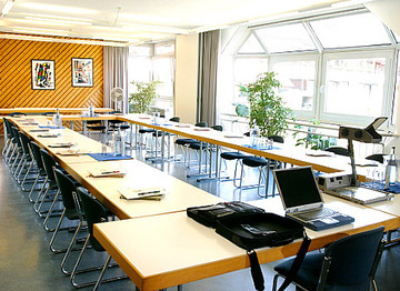 Unser heller Tagungsraum mit Lichtblick