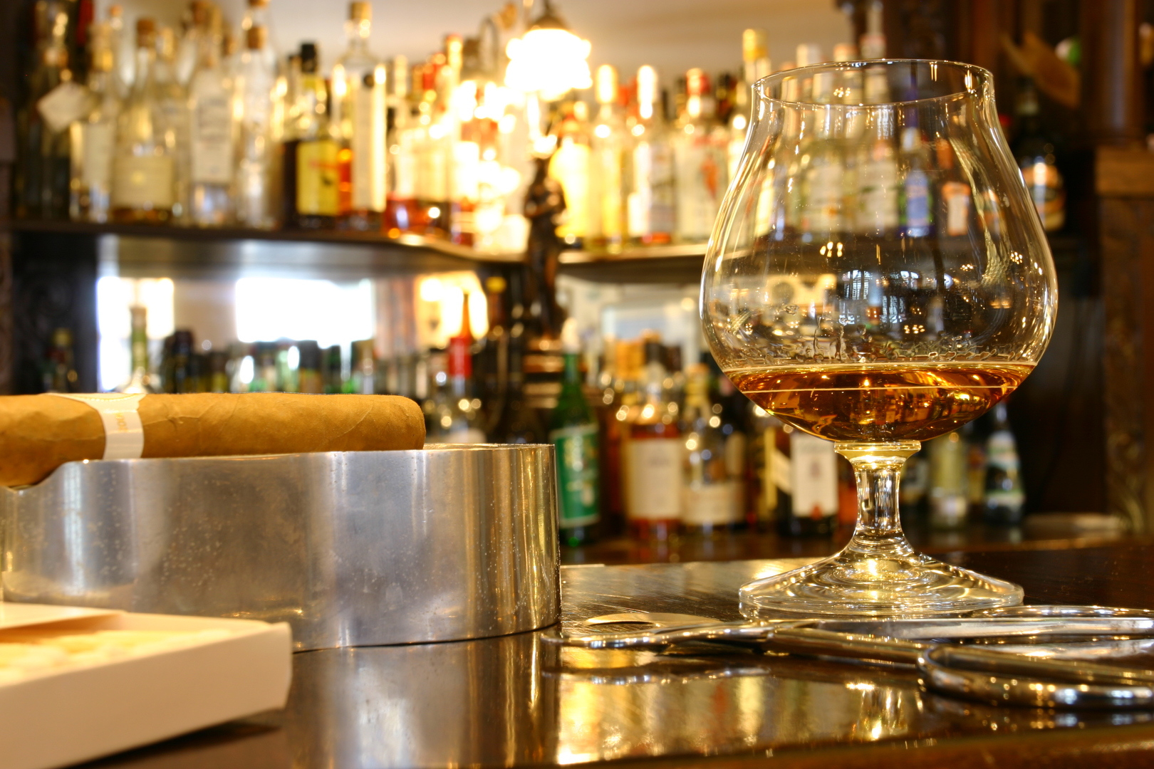 Lassen Sie den Abend gemütlich an unserer Hotelbar ausklingen