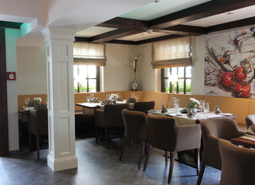 Wir verwöhnen Sie mit leckeren Speisen in unserem Restaurant!