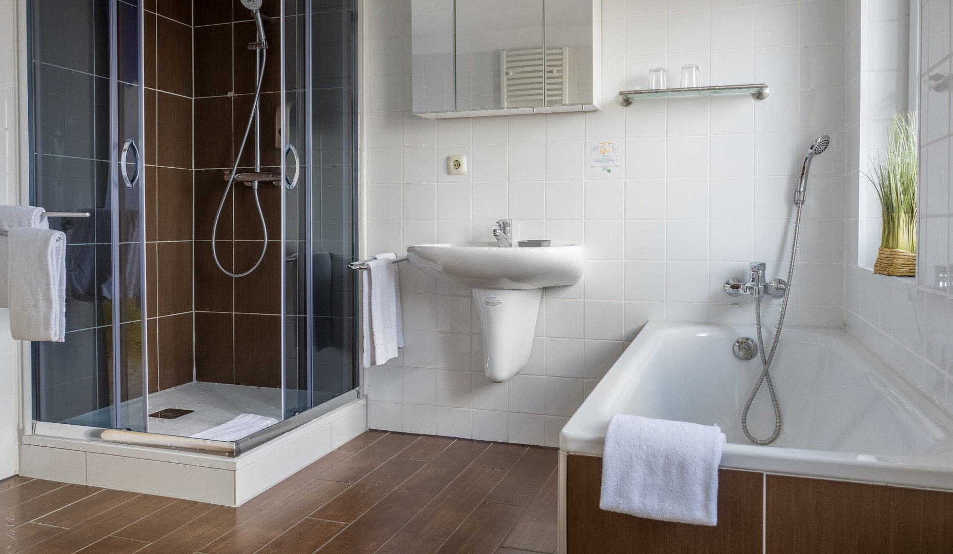 Unsere Zimmer sind mit schönen Badezimmern ausgestattet