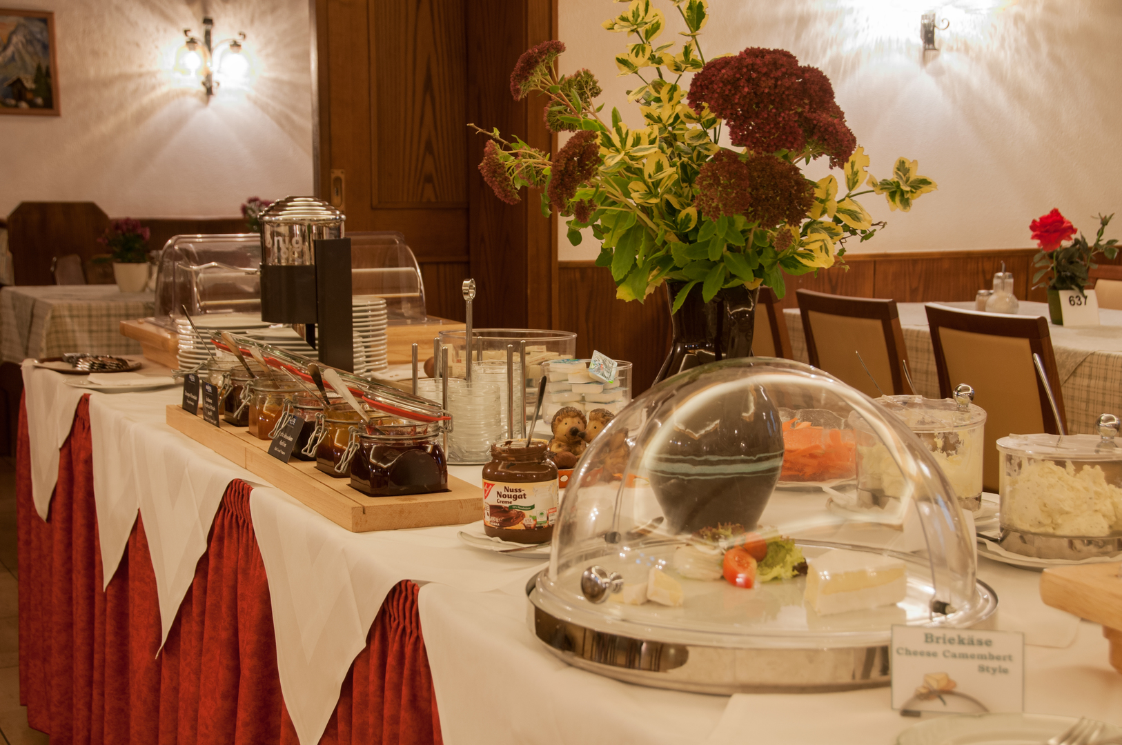 breakfast room