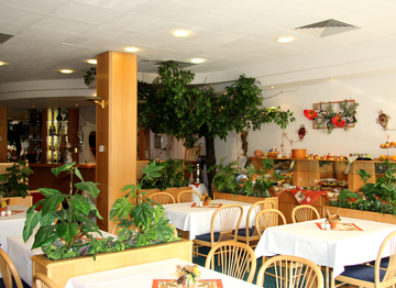 Genießen Sie leckere Speisen in unserem Restaurant!
