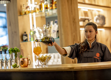 Lassen Sie den Abend entspannt an unserer Hotelbar ausklingen!