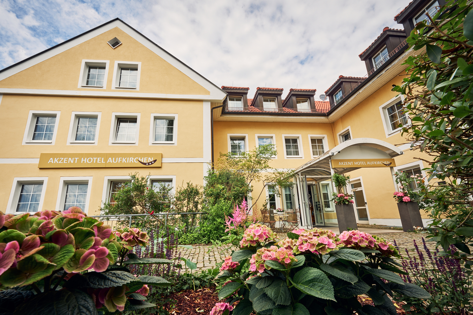 Herzlich Willkommen im AKZENT Hotel Aufkirchen!