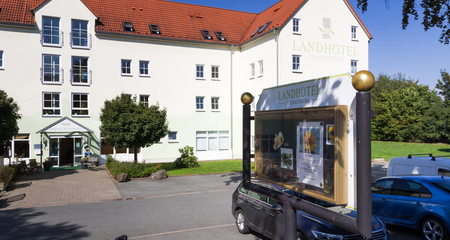 Akzent_hotel_frankenberg_frankenberg_hausansicht_eingang_01