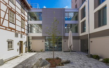 Akzent_hotel_laupheimer_hof_hoteleingang_blick_vom_innenhof
