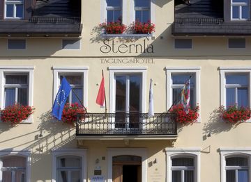 Akzent_hotel_goldner_stern_muggendorf_hotelfront_(2)