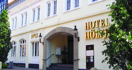 Hotelfront_h%c3%b6ltje_verden_05