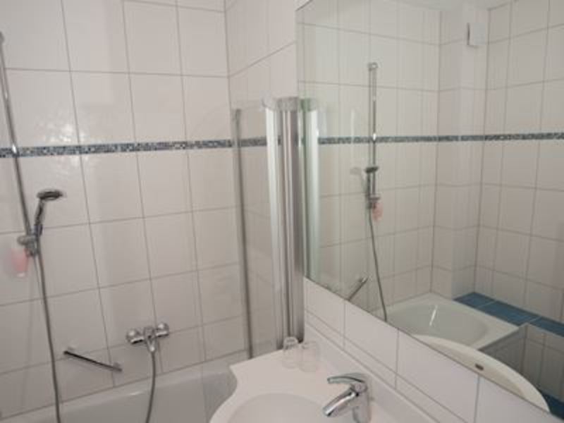 Akzent-hotel-hubertus-melle-zimmerkategorie-superior-badezimmer-big-370291