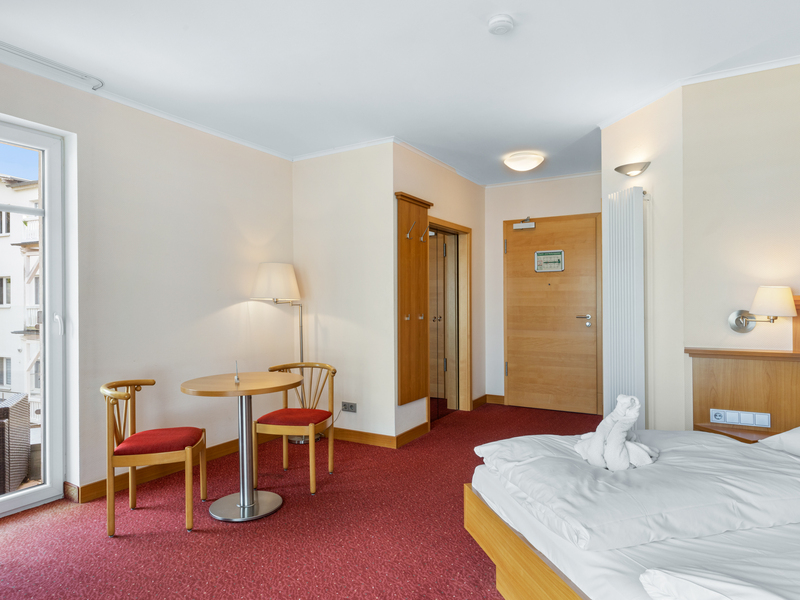 Komfortables Doppelzimmer im Wellnesshotel mit Meerblick